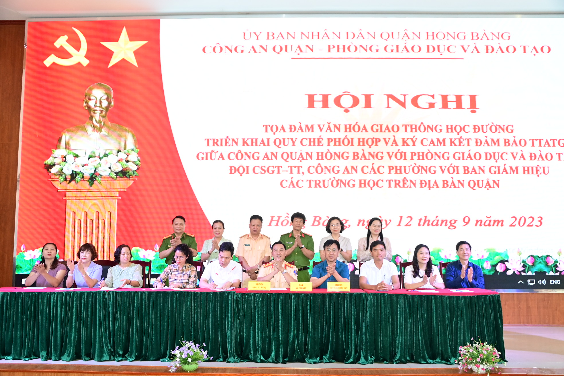 Công an quận Hồng Bàng: Tổ chức hội nghị tọa đàm về văn hóa giao thông học đường, triển khai quy chế và ký cam kết bảo đảm TTATGT